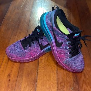 Nike Flyknit Max